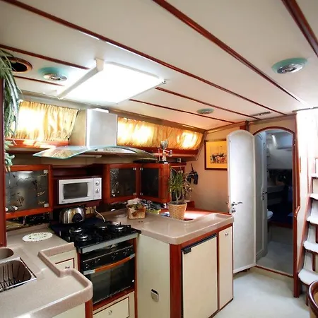 船上ホテル Luxury Sailing Yacht Sofia Star 1