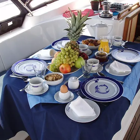 Ботель Luxury Sailing Yacht Sofia Star 1