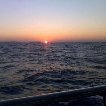 Hotel na wodzie Luxury Sailing Yacht Sofia Star 1 Tourlos