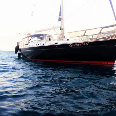 Hotel na wodzie Luxury Sailing Yacht Sofia Star 1 Tourlos